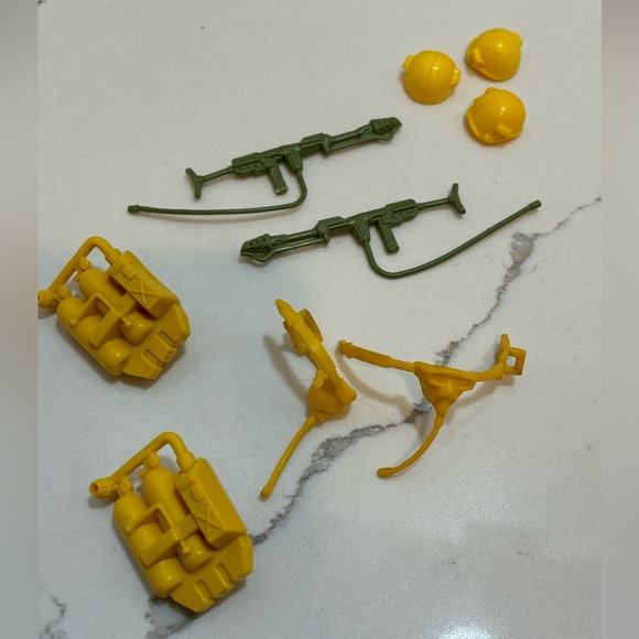 Vintage GI Joe 1984 Blowtorch V1 Complete Set of 2 Figures 11 accessories Hasbro - Picture 6 of 10